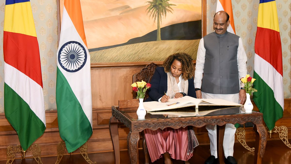 Seychelles Speaker signs Parliament visitors' diary in Delhi