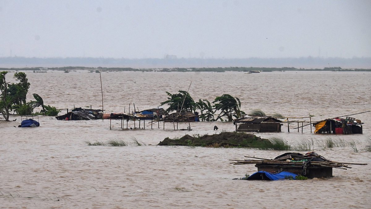Ganga inundates banks near LCT Ghat in Patna