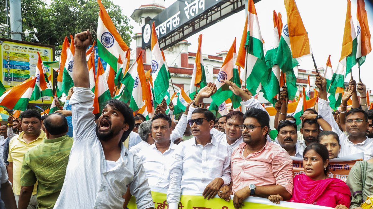 Thousands join Save Reservation Foot March in Lucknow