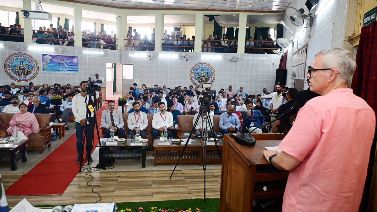 Omar Abdullah inaugurates chemical engineers convention in Srinagar