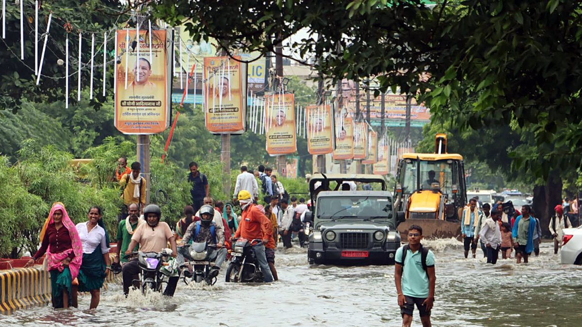 Heavy rains flood streets in Mathura, commuters wade through water