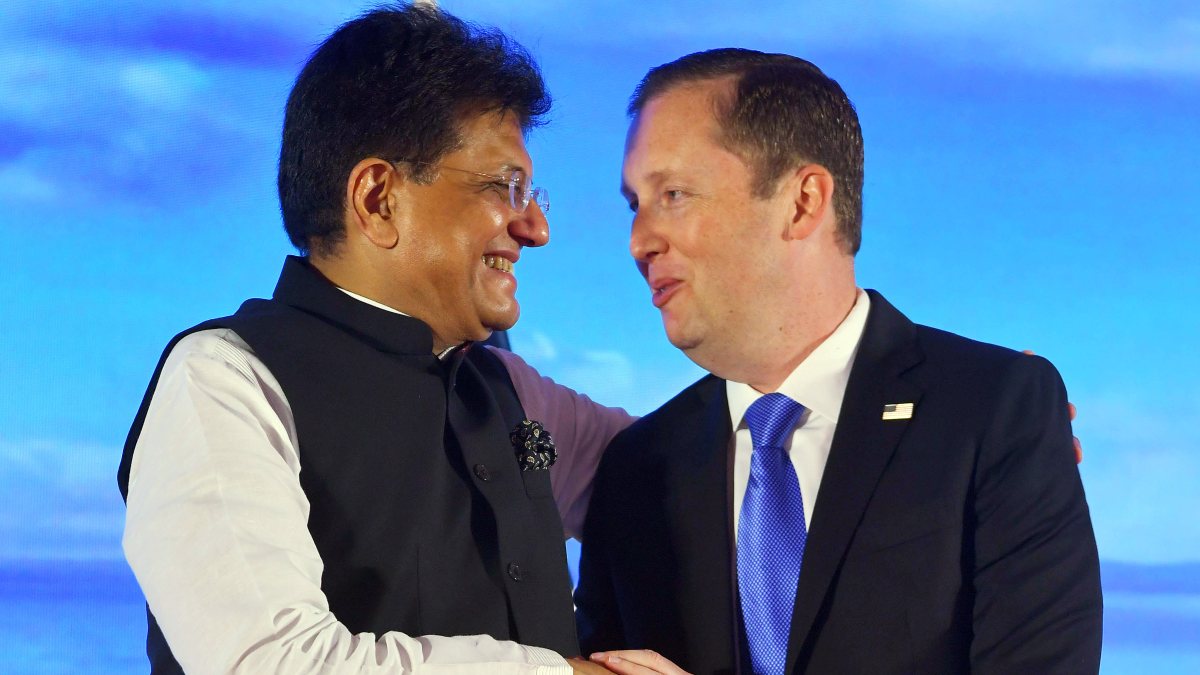 Piyush Goyal, US envoy greet at ACMA session in Delhi