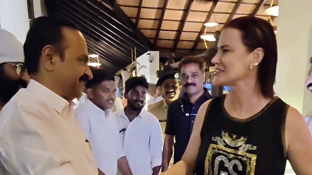 Kerala CM Satheesan meets Ronaldo's sister Elma Aveiro in Kozhikode