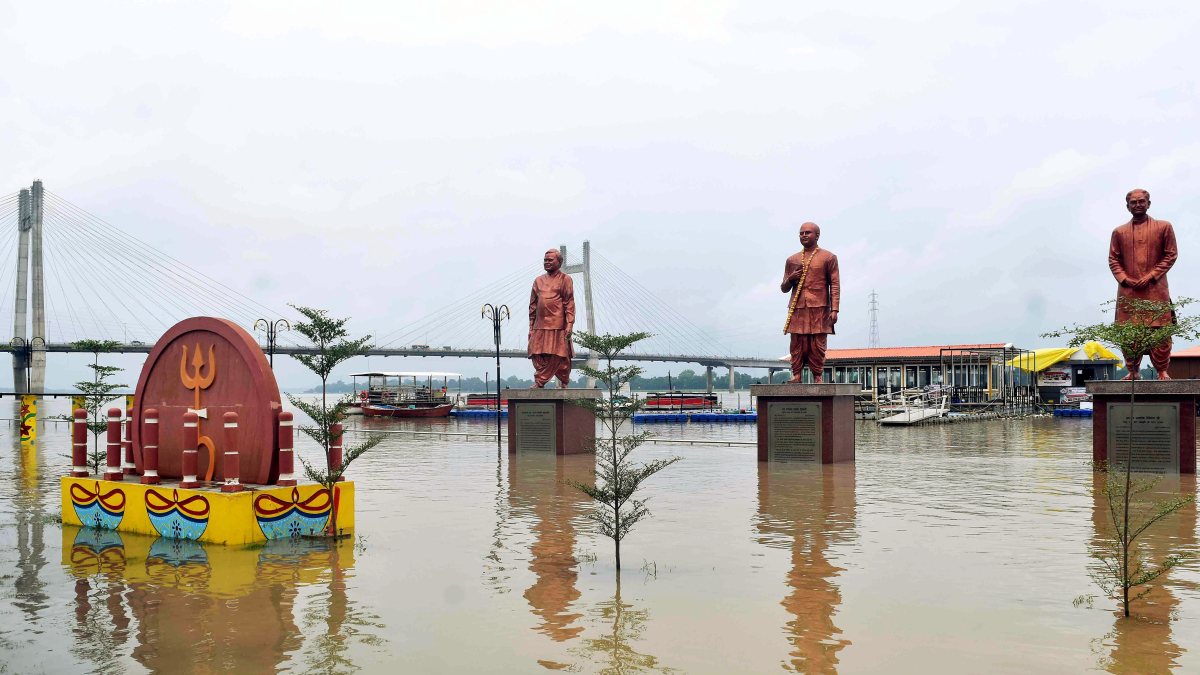 Yamuna floodwaters submerge Prerna Park in Prayagraj