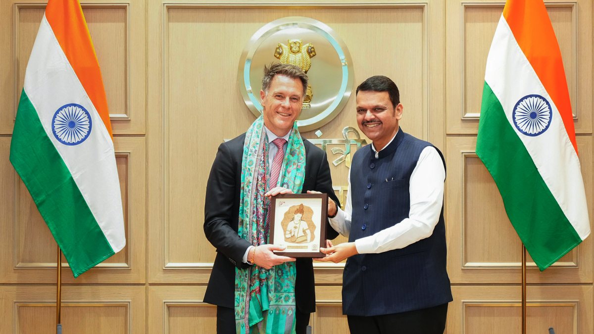 Maharashtra CM Fadnavis meets New South Wales Premier in Mumbai