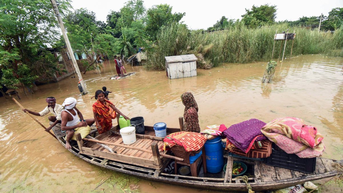 Bihar floods force residents to flee submerged Patna area