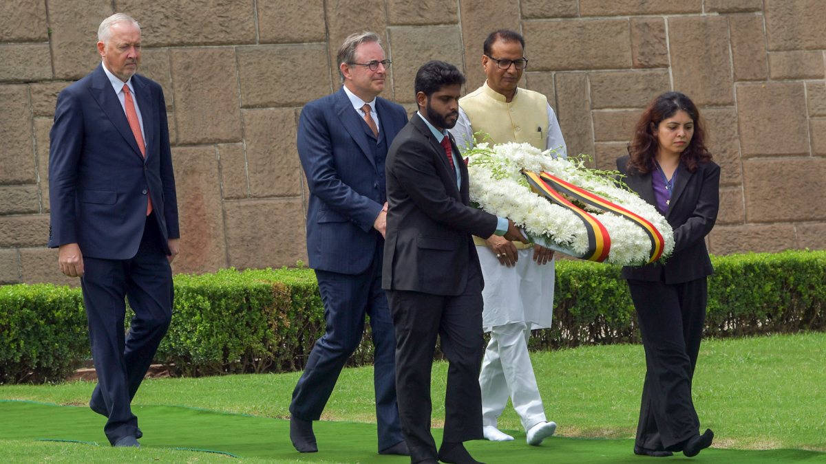 Belgian PM De Wever pays tribute to Mahatma Gandhi at Rajghat