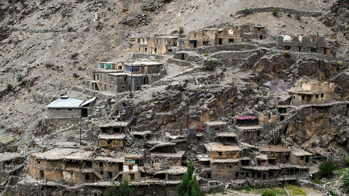 LG reviews tourism push at historic Hunderman village near LoC