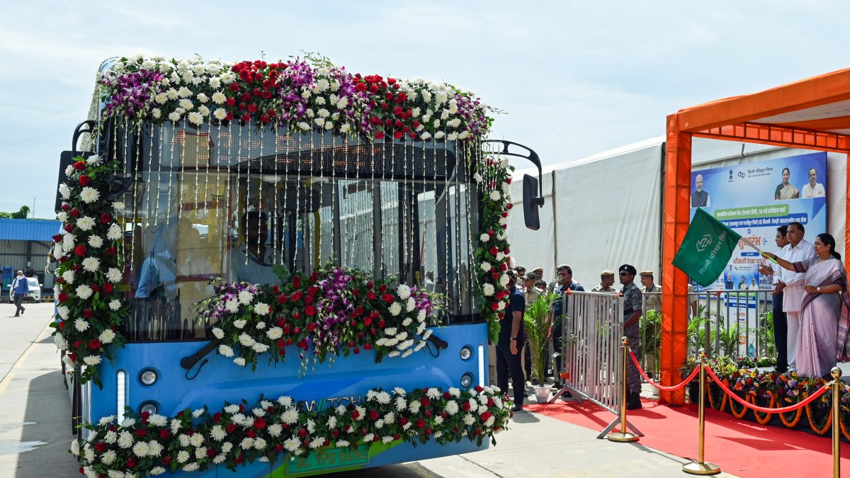 Delhi CM flags off 50 new electric buses at Okhla depot