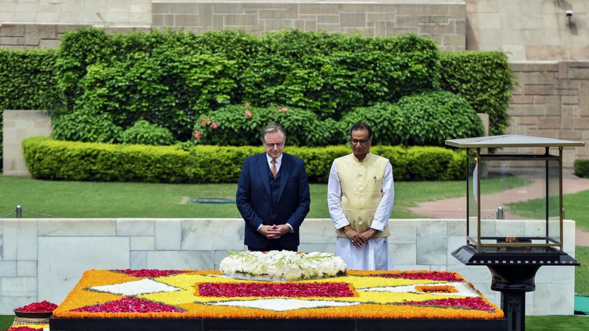 Belgian PM De Wever pays tribute to Mahatma Gandhi at Rajghat