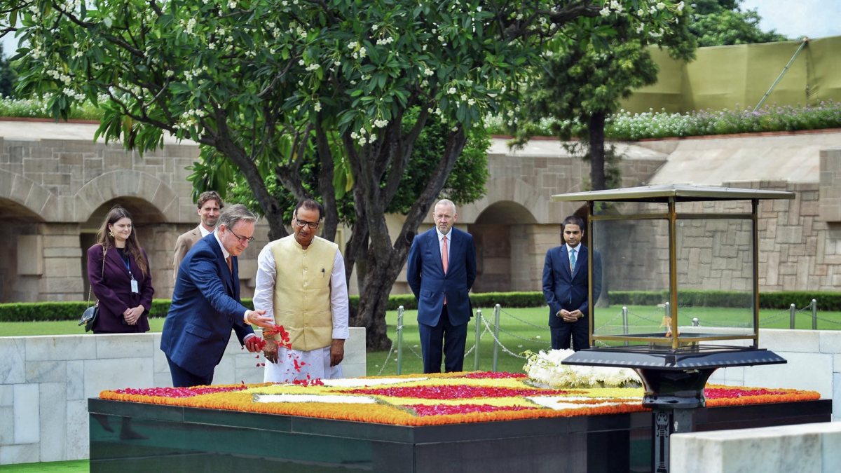 Belgian PM De Wever pays floral tribute to Mahatma Gandhi at Rajghat