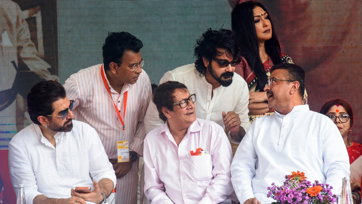 West Bengal CM pays tribute to Uttam Kumar on 100th birth anniversary