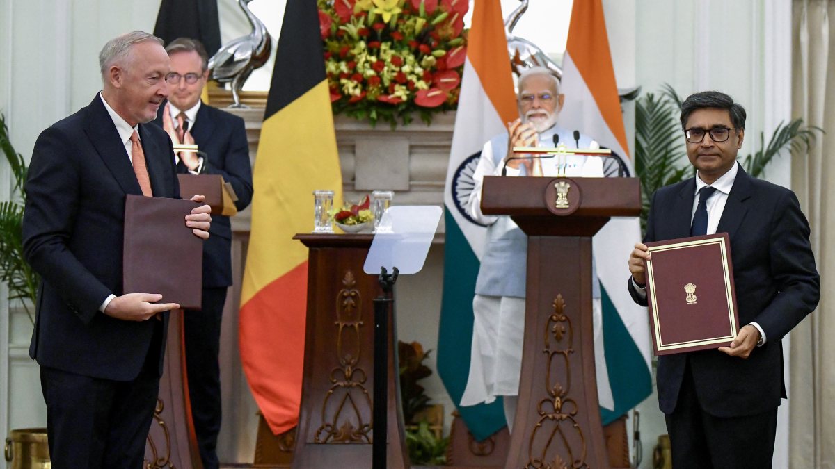 Modi, Belgian PM witness MoU exchange at Hyderabad House