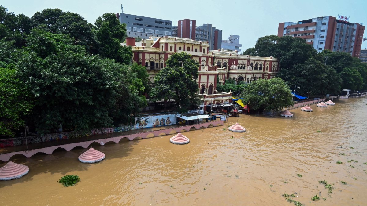 Ganga water submerges roads at Patna's Gandhi Ghat