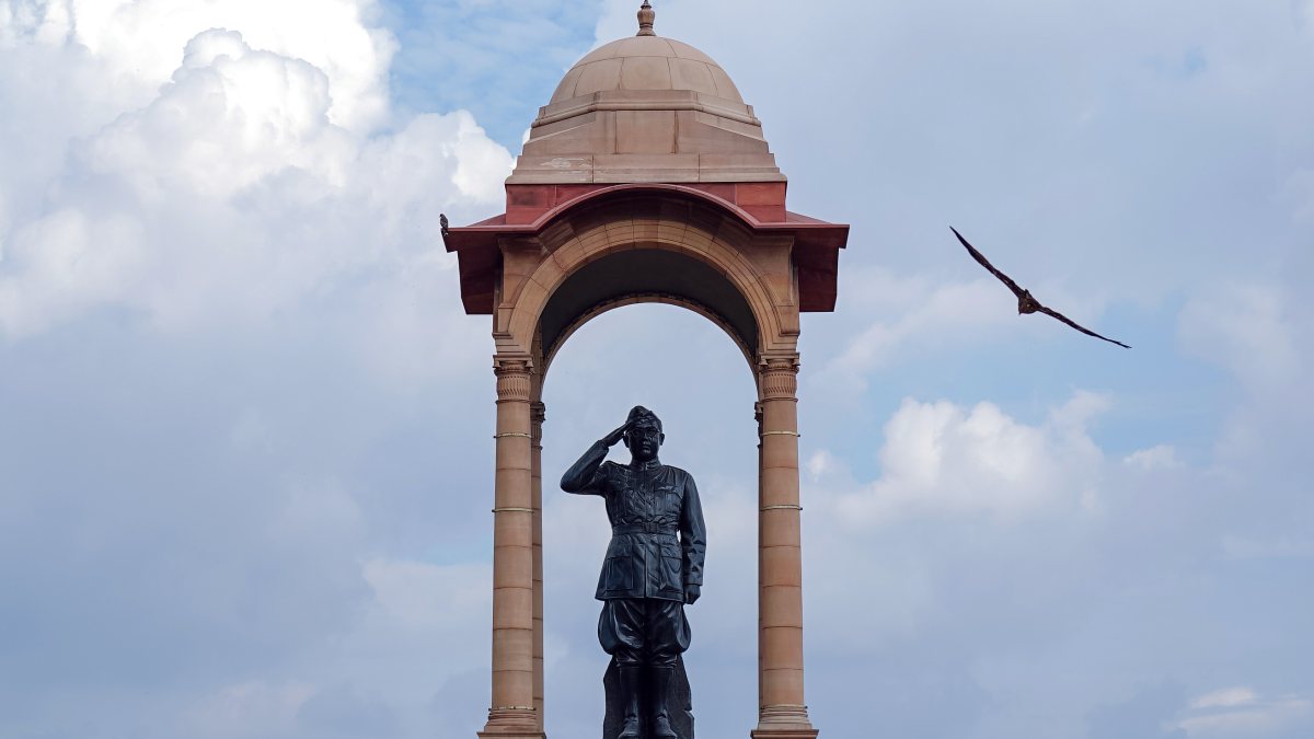 Netaji statue unveiled at India Gate canopy in New Delhi