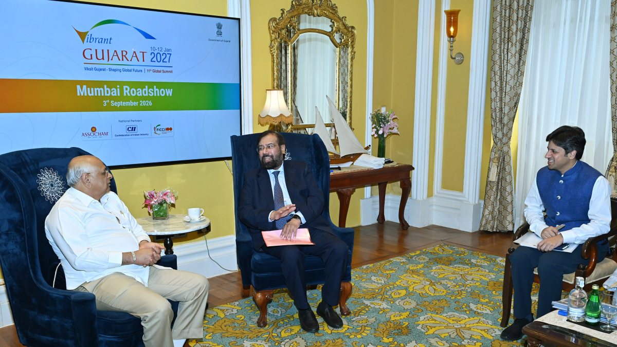Gujarat CM meets Goenka brothers at Vibrant Gujarat roadshow in Mumbai