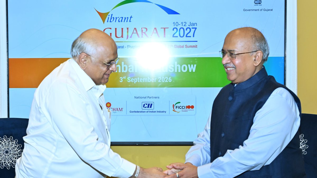 Gujarat CM greets Sun Pharma chief at Vibrant Gujarat roadshow