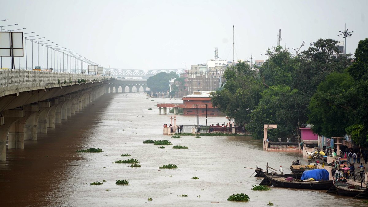Ganga water level rises, submerges riverside ghats in Patna