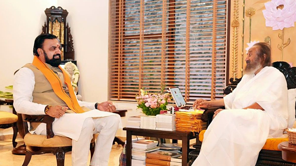 Bihar CM Samrat Choudhary meets Sri Sri Ravi Shankar in Bengaluru