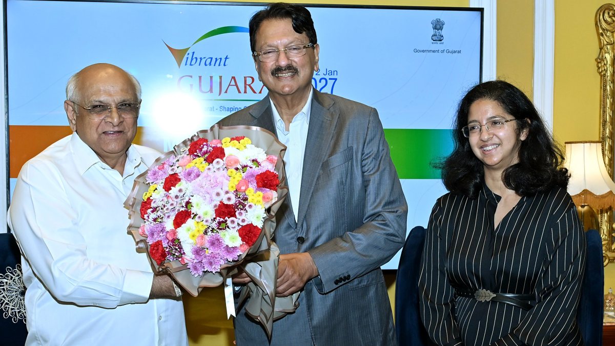 Gujarat CM felicitated at Mumbai roadshow for Vibrant Gujarat Summit 2027