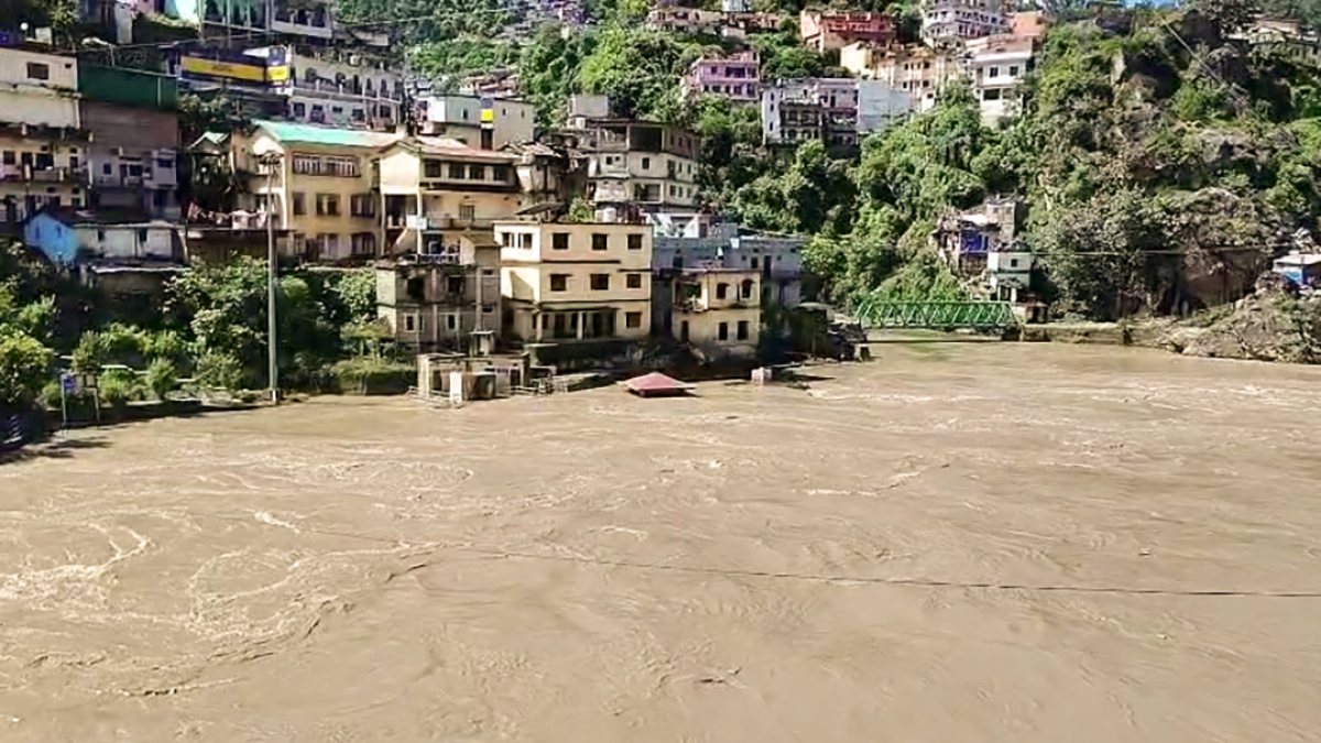 Rising water levels in Alaknanda and Mandakini rivers after heavy rain