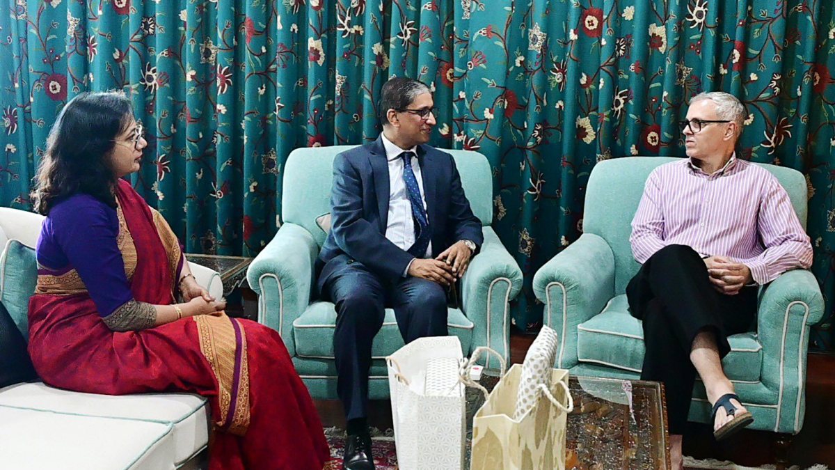 Omar Abdullah meets Bangladesh envoy in Srinagar