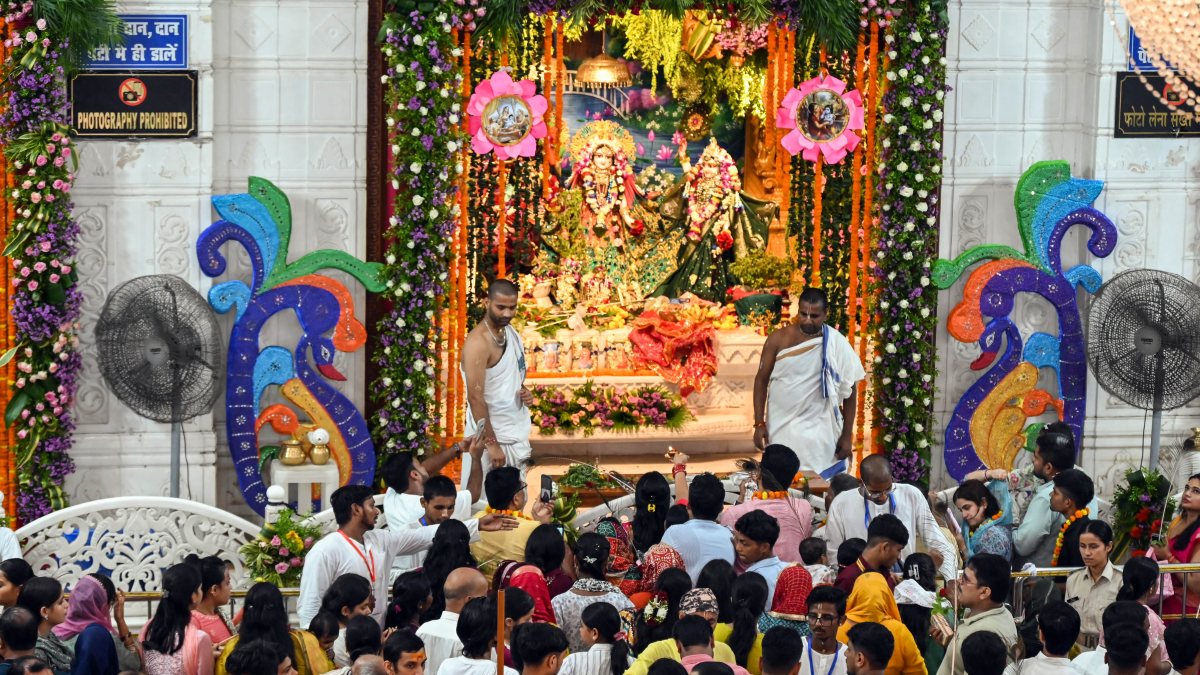 Devotees throng ISKCON temple in Patna for Janmashtami prayers