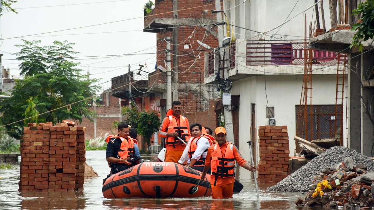 NDRF rescues villagers from flooded Kanpur area