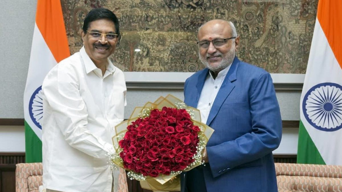 Odisha Governor meets Vice President in New Delhi