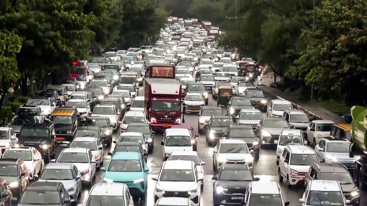Heavy rain triggers traffic chaos in Delhi's Subroto Park