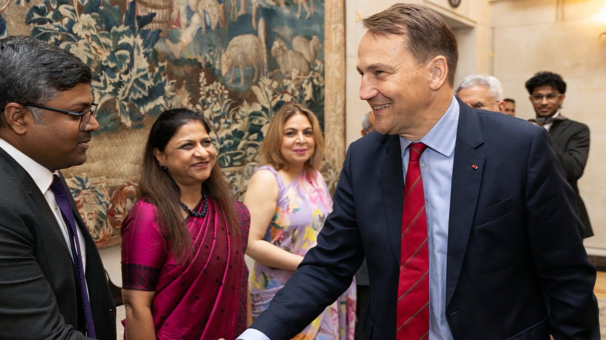 Jaishankar meets Polish Deputy PM in Warsaw