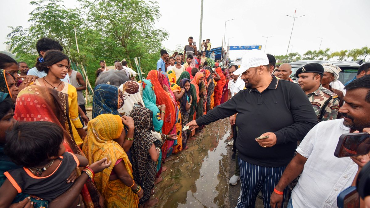 Flood-hit Patna residents receive aid from MP Pappu Yadav