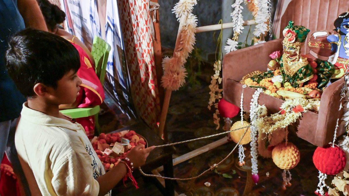 Children perform Janmashtami rituals at ISKCON Ghaziabad