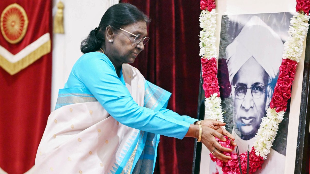 President Murmu pays tribute to Radhakrishnan on birth anniversary