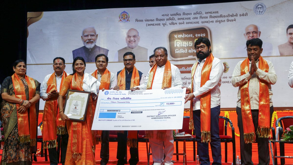 Ahmedabad honours teachers with annual awards on Teachers' Day
