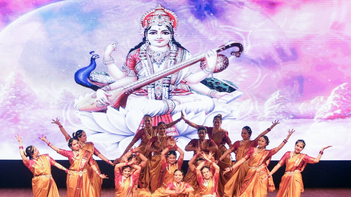 MCD teachers honoured with cultural dance at Delhi award ceremony