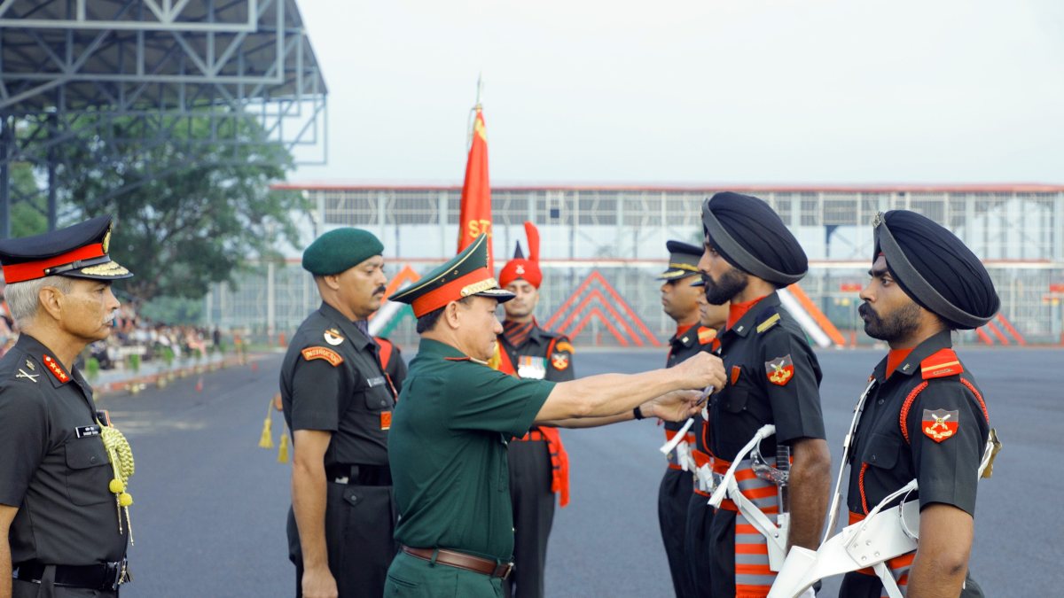 Vietnam general honours cadets at Gaya passing out parade