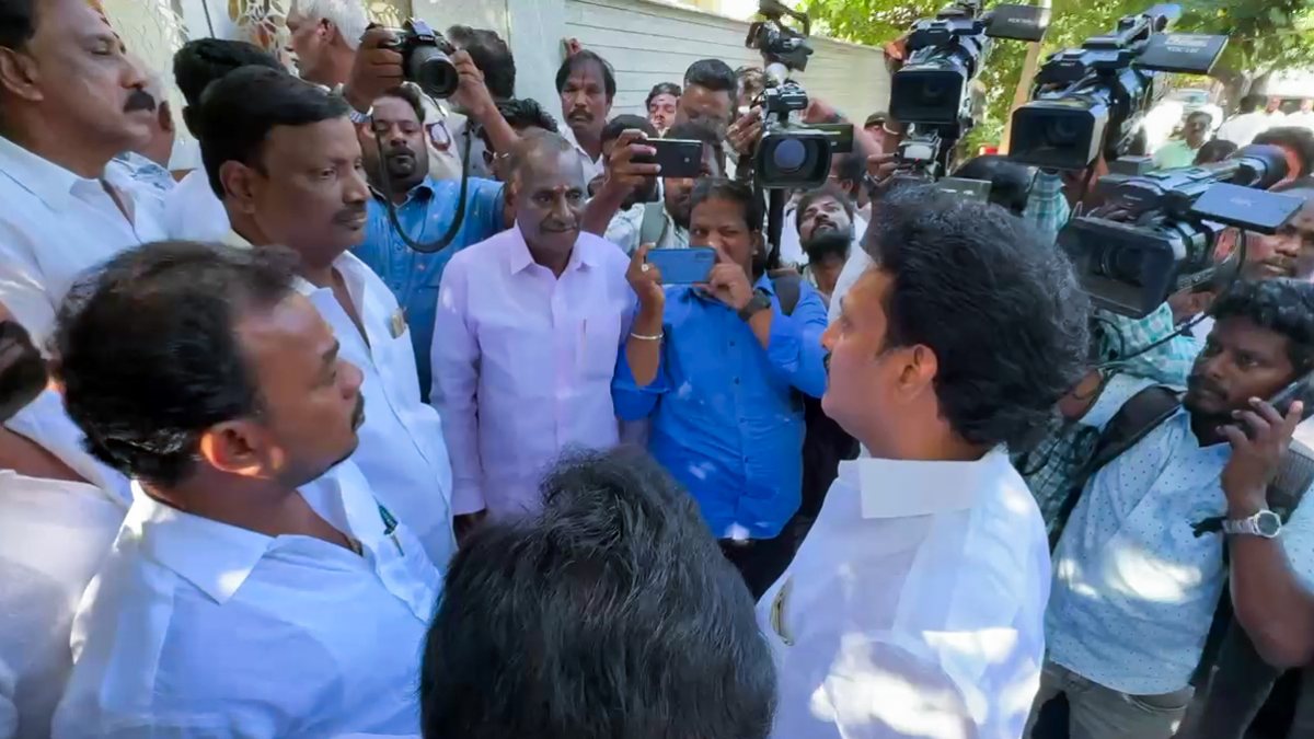 DVAC raids former minister K.N. Nehru's residence in Tiruchirappalli