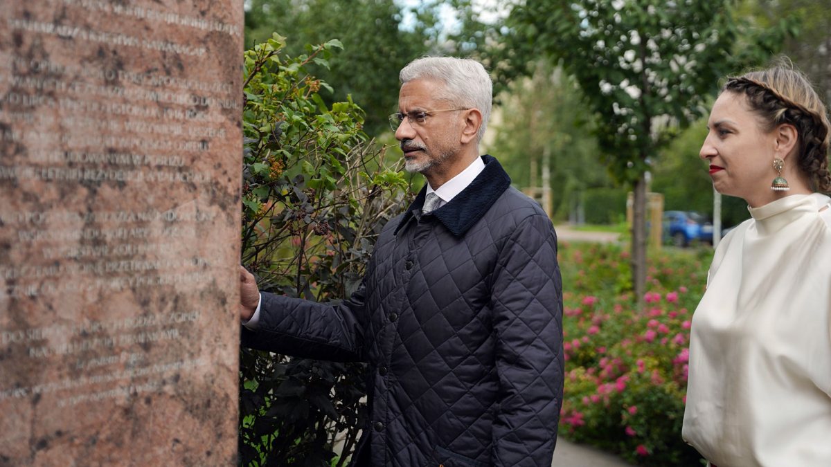 Jaishankar pays tribute at Dobry Maharaja Memorial in Warsaw