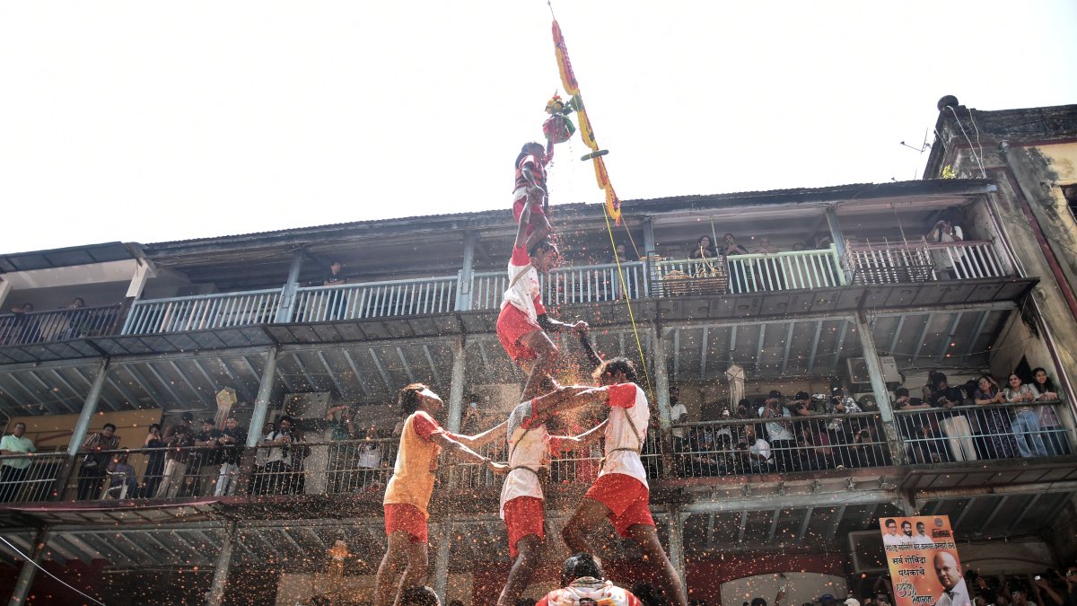 Mumbai celebrates Janmashtami with six-tier Dahi Handi pyramid
