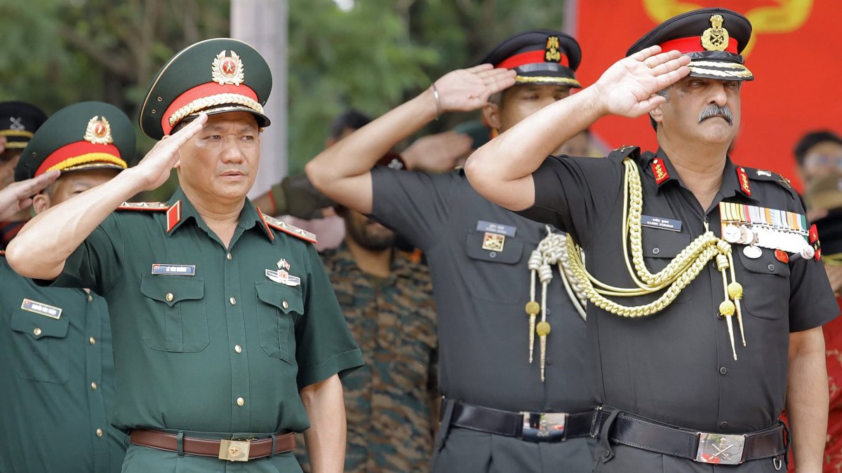 Vietnam army deputy chief reviews passing out parade at Gaya academy