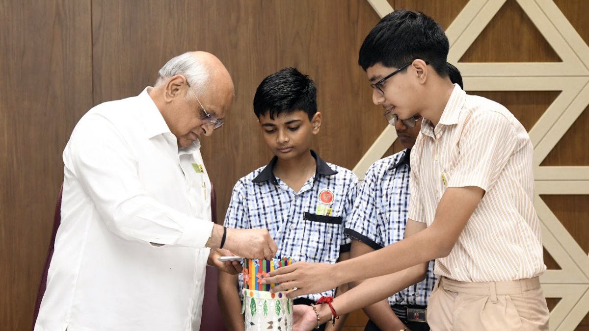 Gujarat CM Bhupendra Patel receives gift from student on Teachers' Day