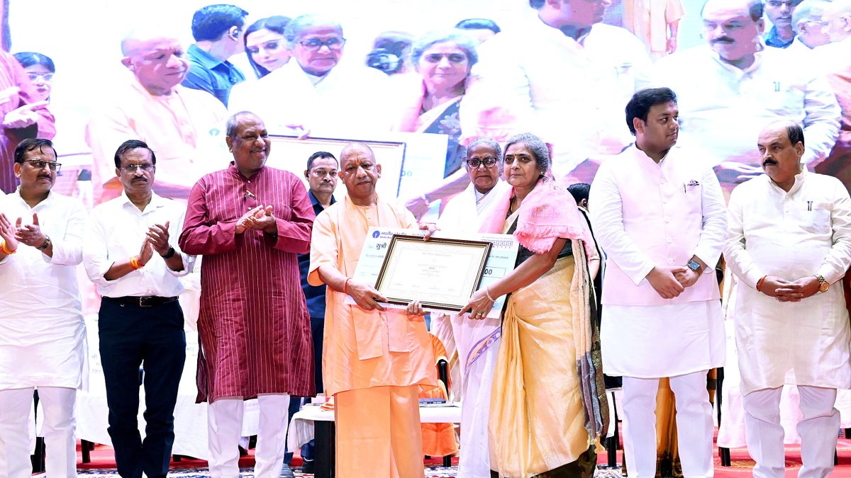 Yogi Adityanath honours 81 teachers with CM Teacher Award