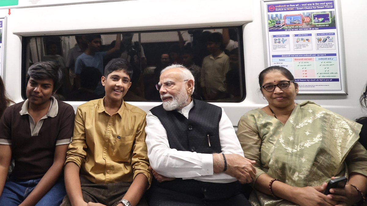 PM Modi rides Delhi Metro to SRCC centenary event