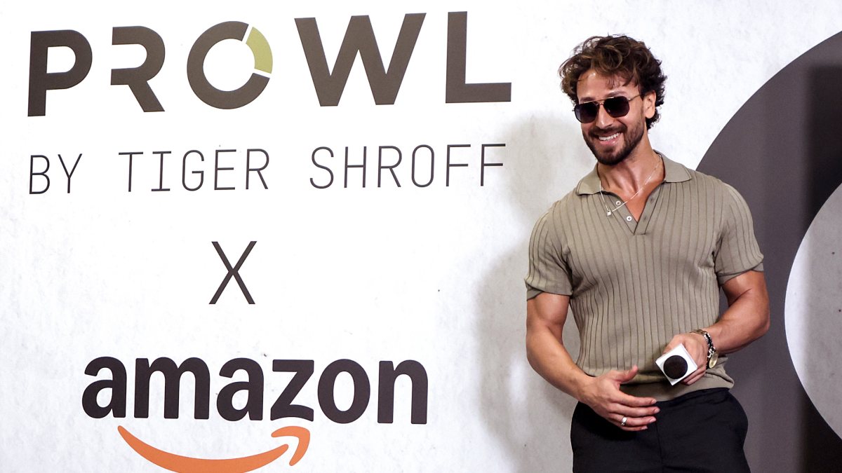 Tiger Shroff unveils Prowl men's product in Mumbai