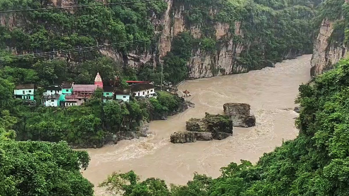 Rivers in Rudraprayag near warning levels amid heavy rain