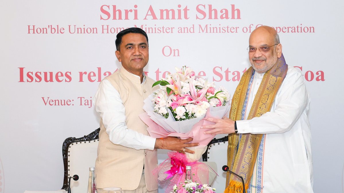Amit Shah felicitated by Goa CM at review meet