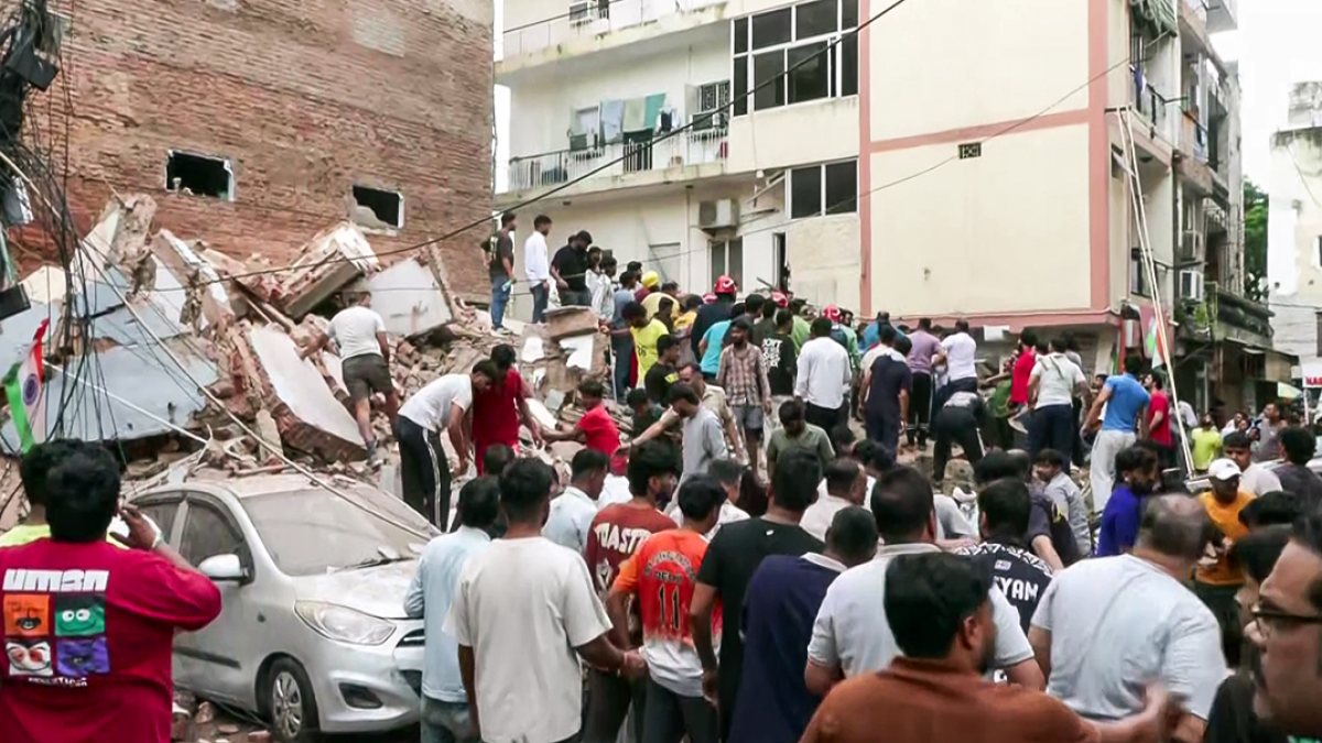 Rescue operation underway after Delhi building collapse
