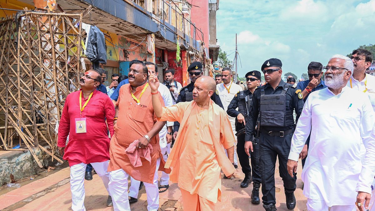 Yogi Adityanath inspects flood-hit areas in Chitrakoot