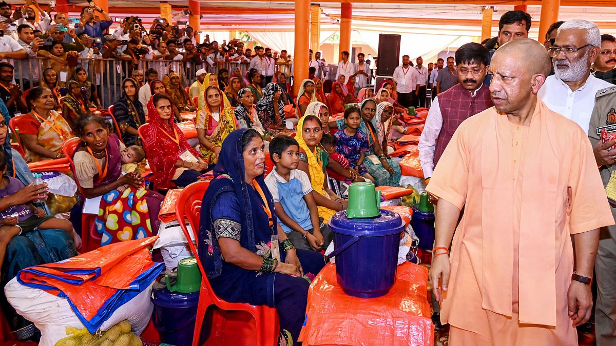 Yogi Adityanath inspects flood-hit Chitrakoot